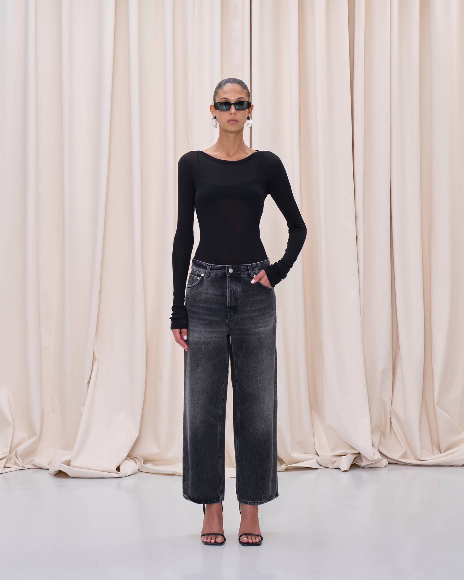 BETTY DENIM // SPIDER BLACK