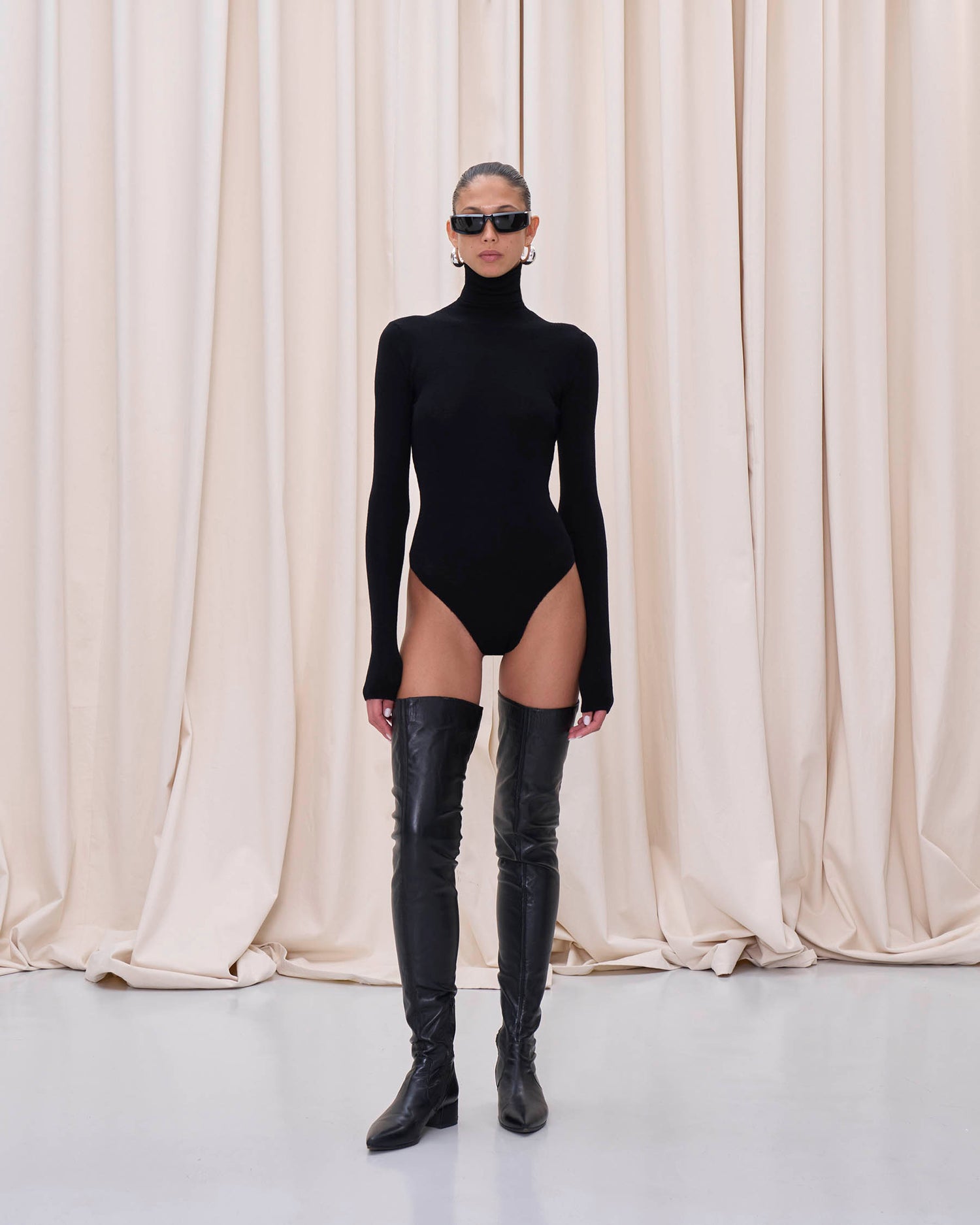 CARA BODY // BLACK