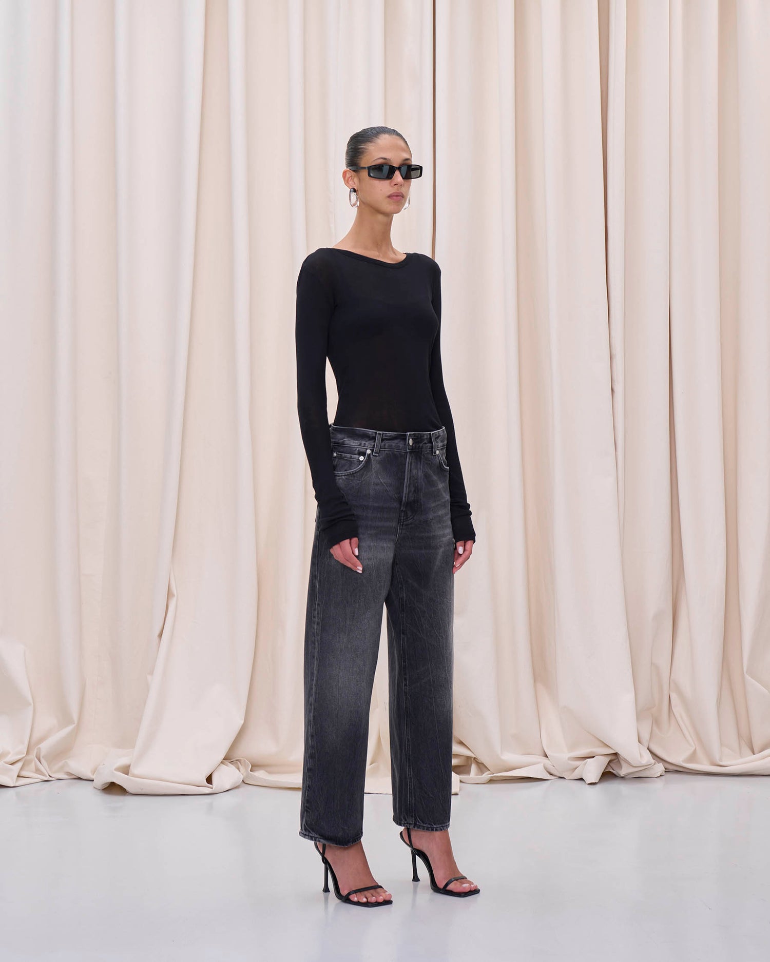 BETTY DENIM // SPIDER BLACK