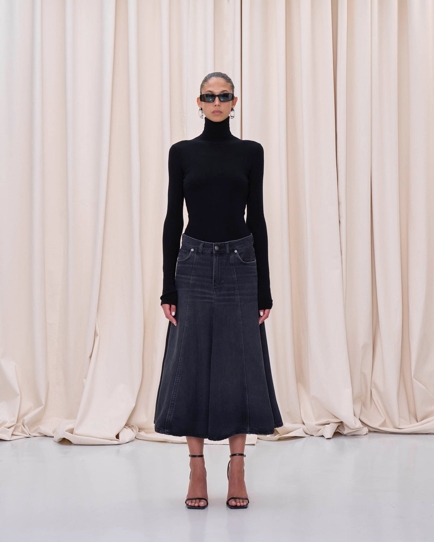 MID SERENITY SKIRT // MID BLACK