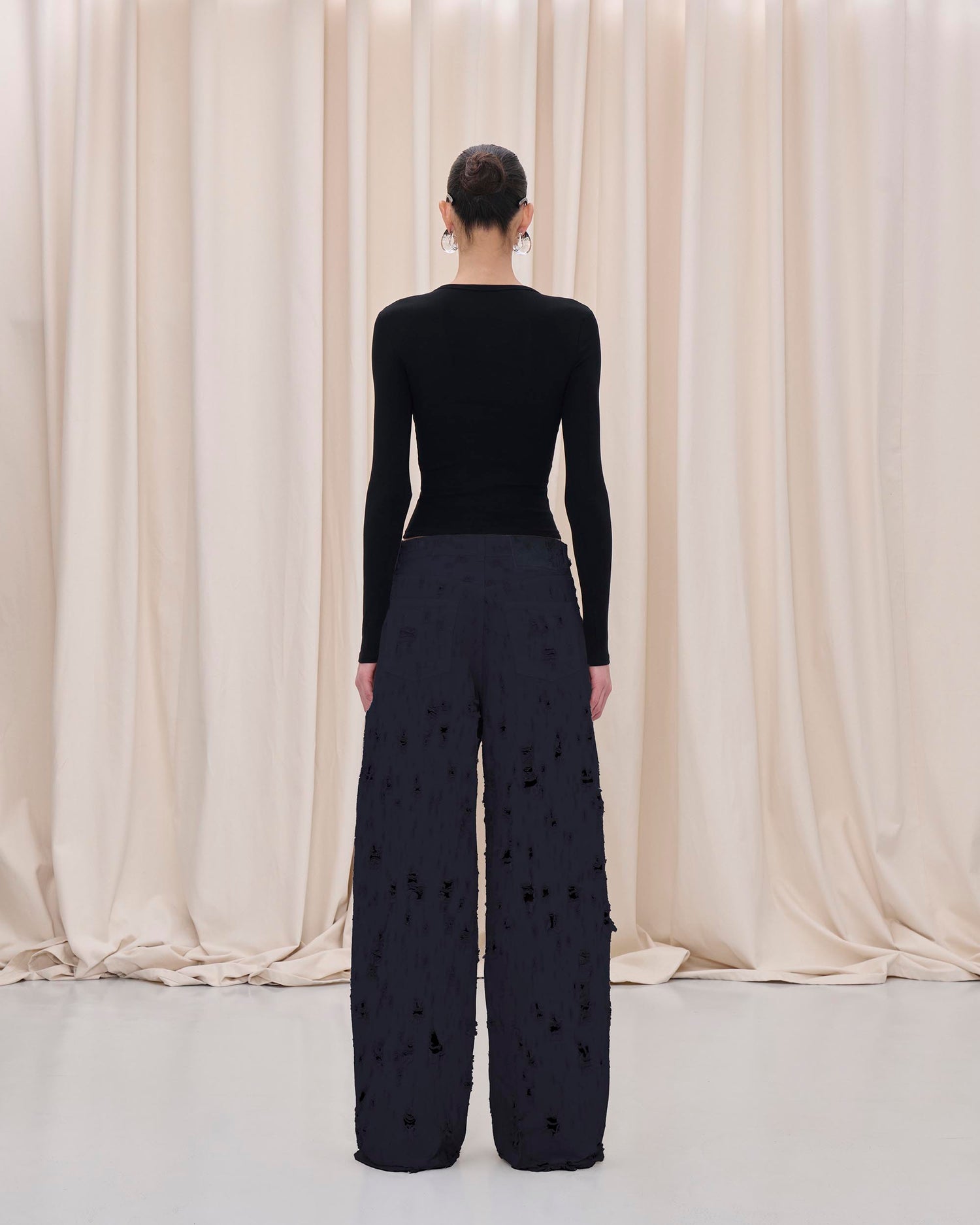 BETHANY BULL DESTROY DENIM // CARBON