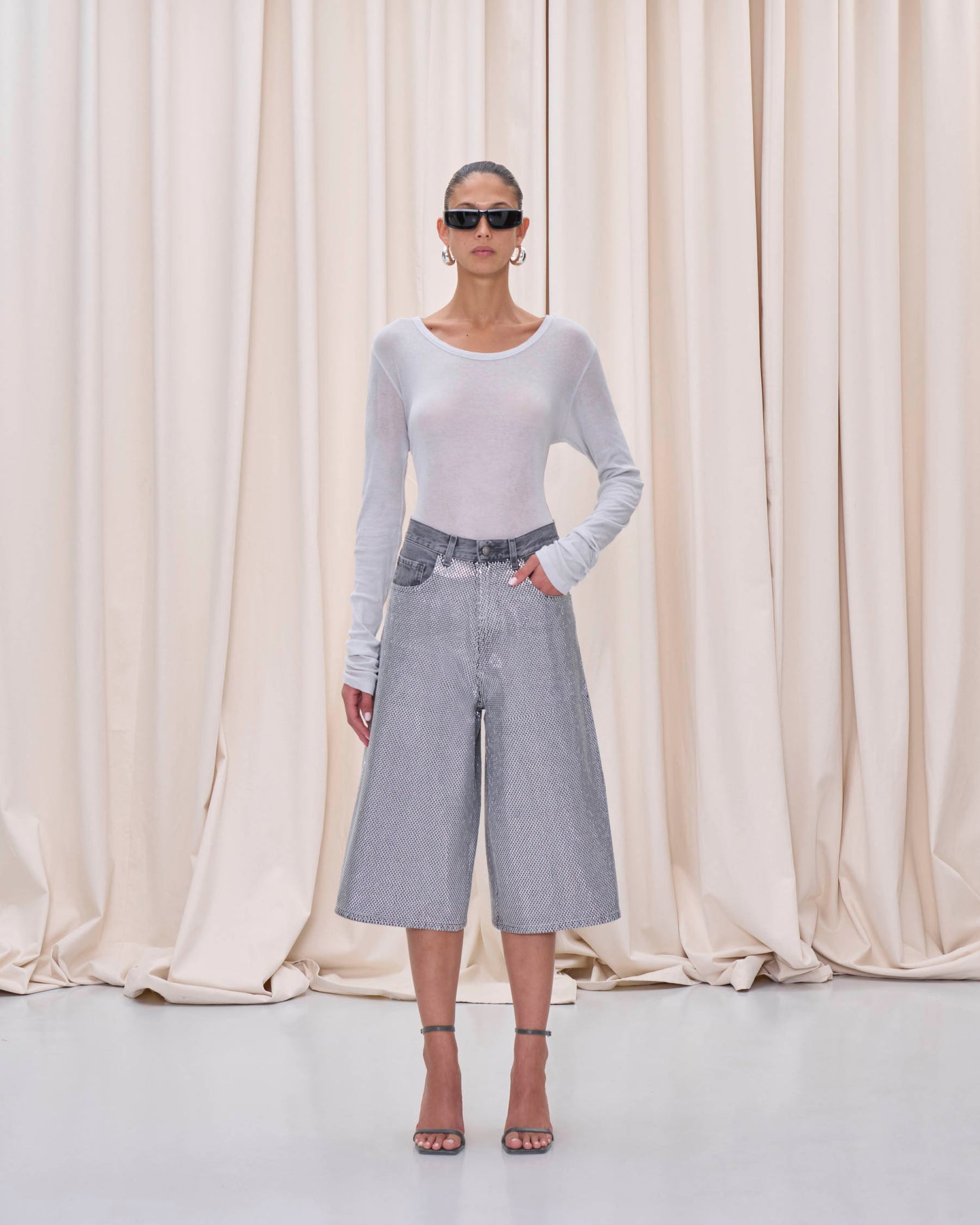 BELLE BERMUDA DENIM // STAPLED BLACK