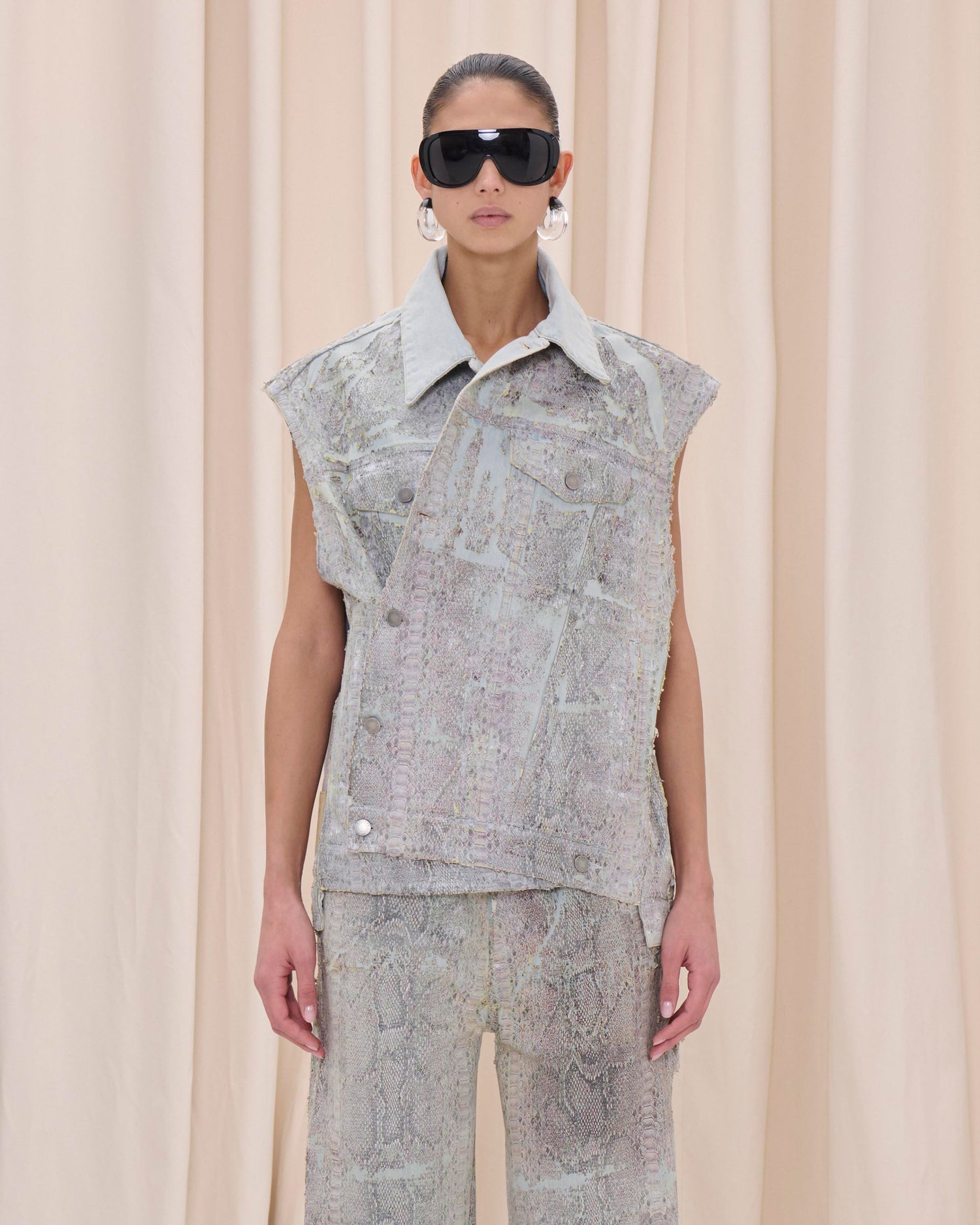 JANETTE GILET // SNAKE