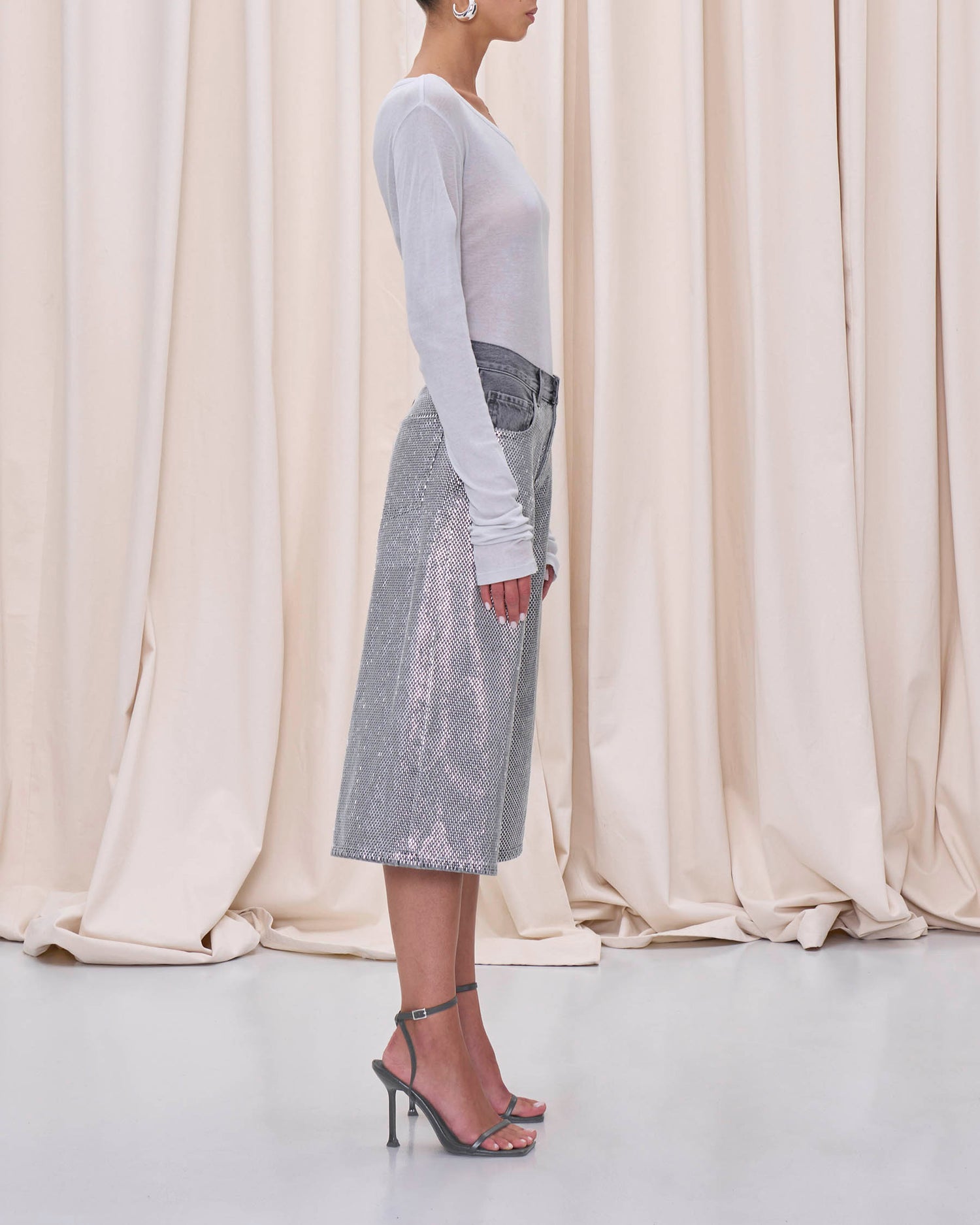 BELLE BERMUDA DENIM // STAPLED BLACK