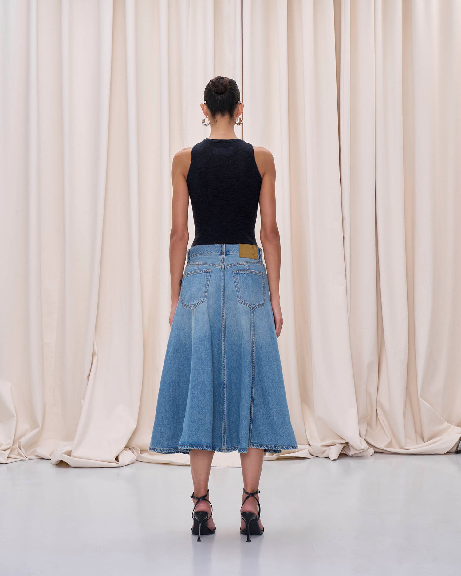 MID SERENITY SKIRT // IONIC BLUE