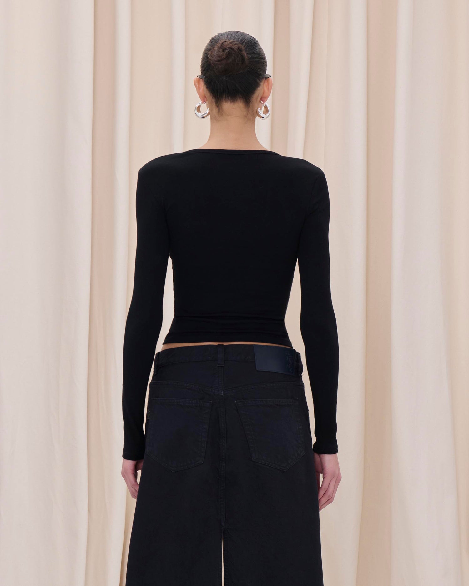 GANA BULL SKIRT // CARBON