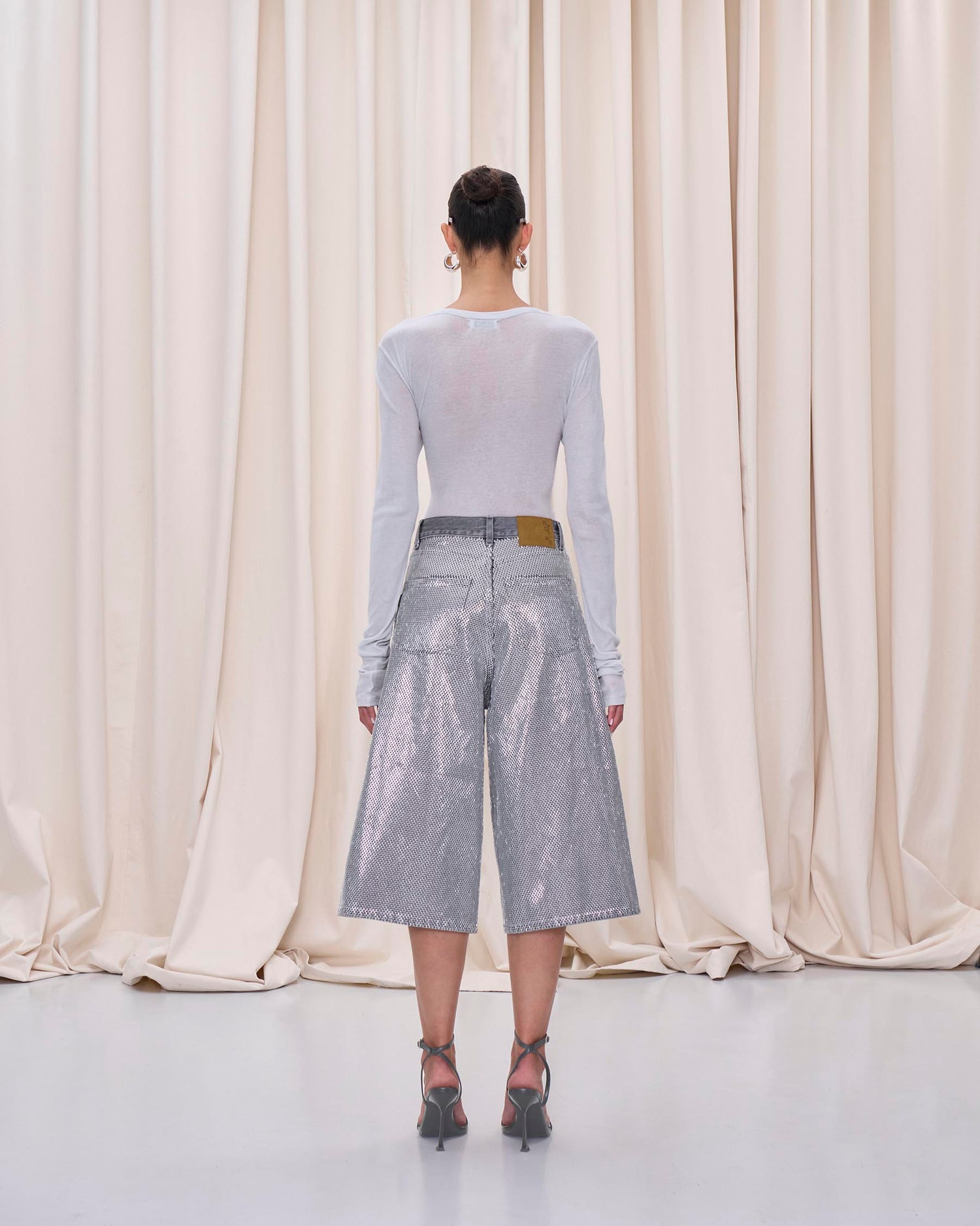 BELLE BERMUDA DENIM // STAPLED BLACK