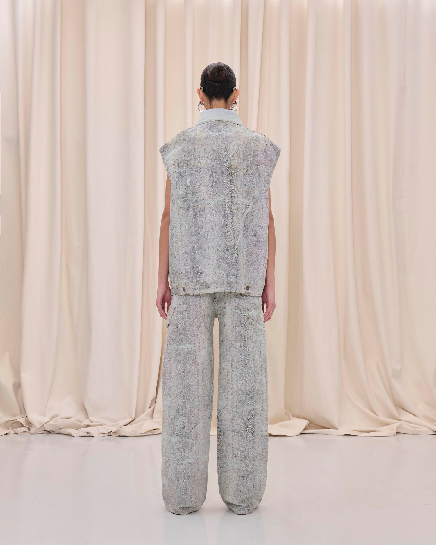 JANETTE GILET // SNAKE