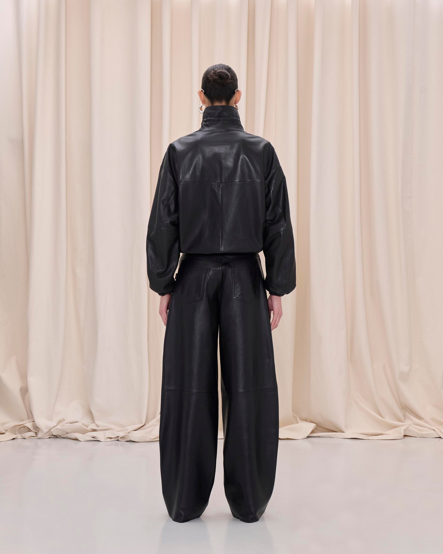 JORDAN NAPPA BOMBER // BLACK