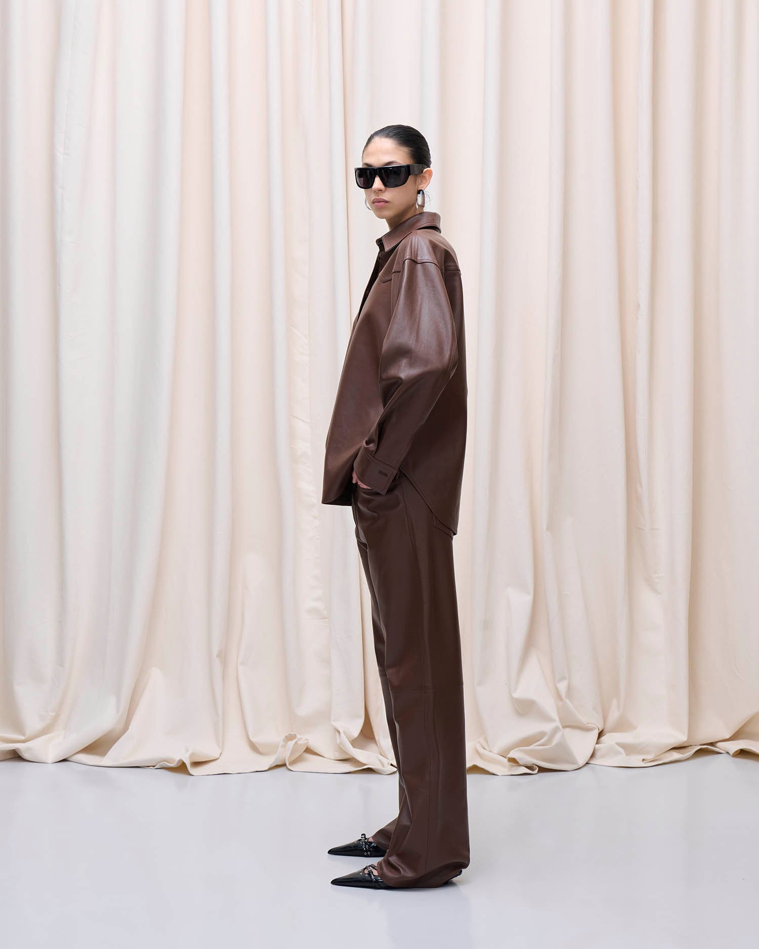 BELTY LEATHER SHIRT // CHOCOLATE