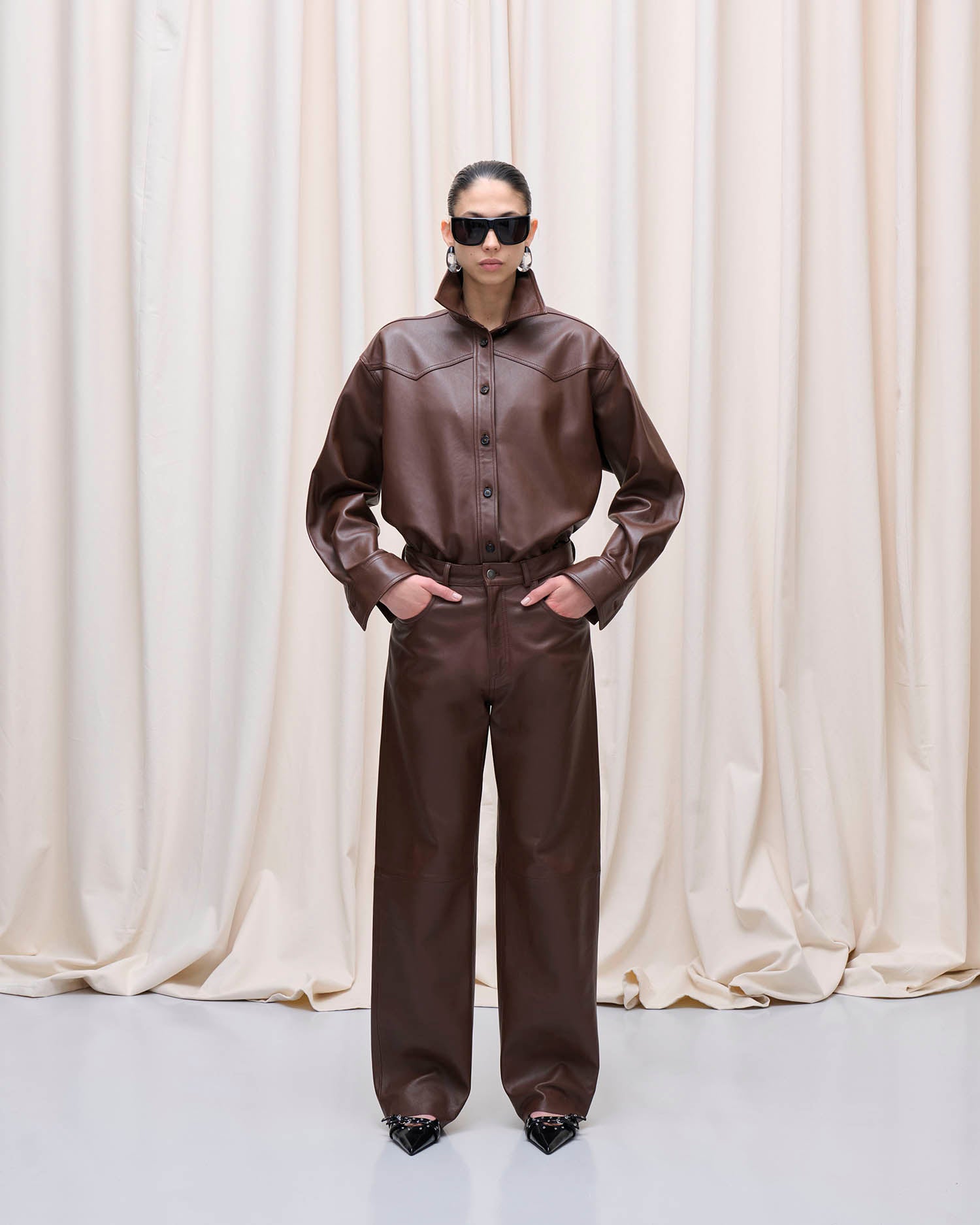 BELTY LEATHER SHIRT // CHOCOLATE