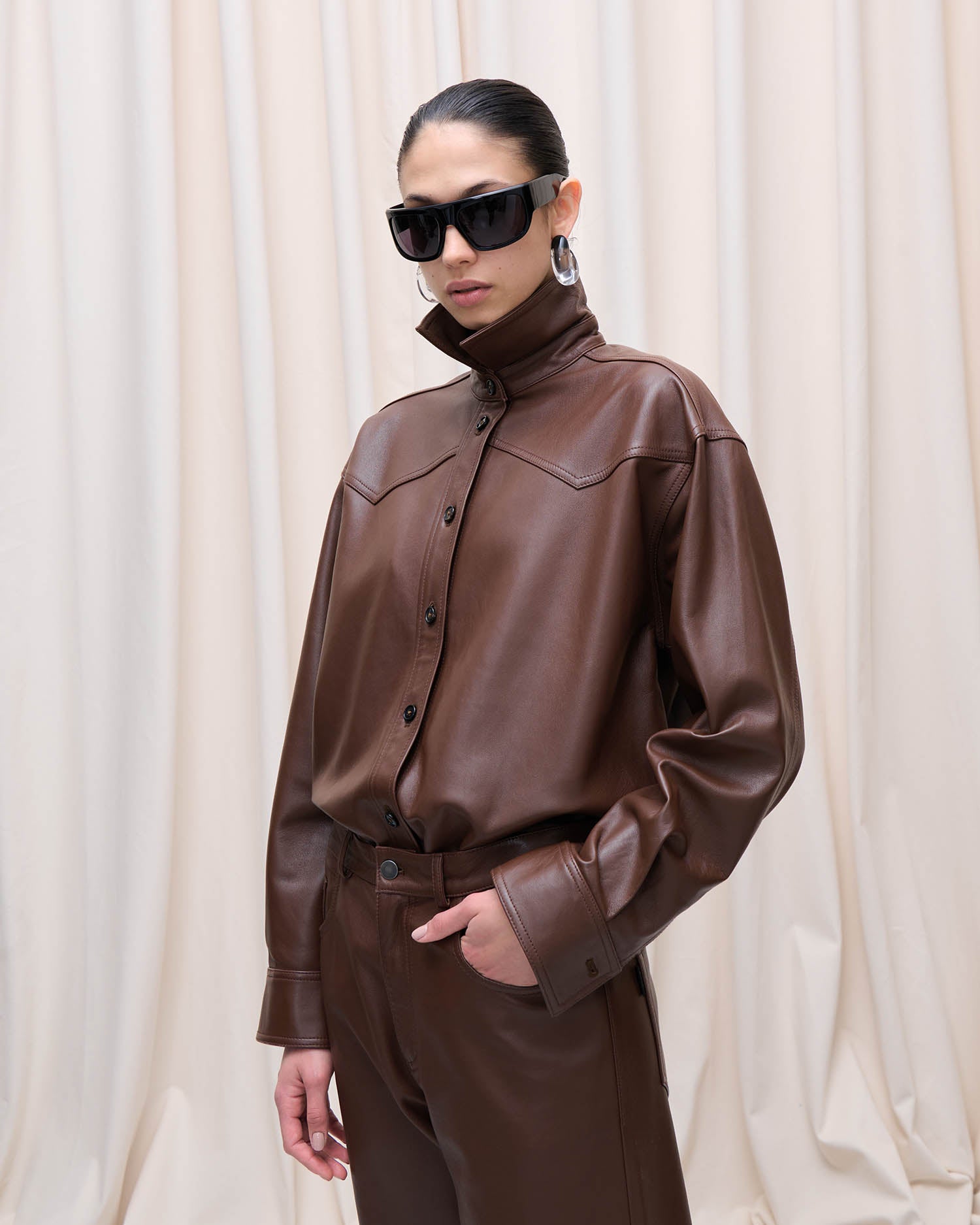 BELTY LEATHER SHIRT // CHOCOLATE