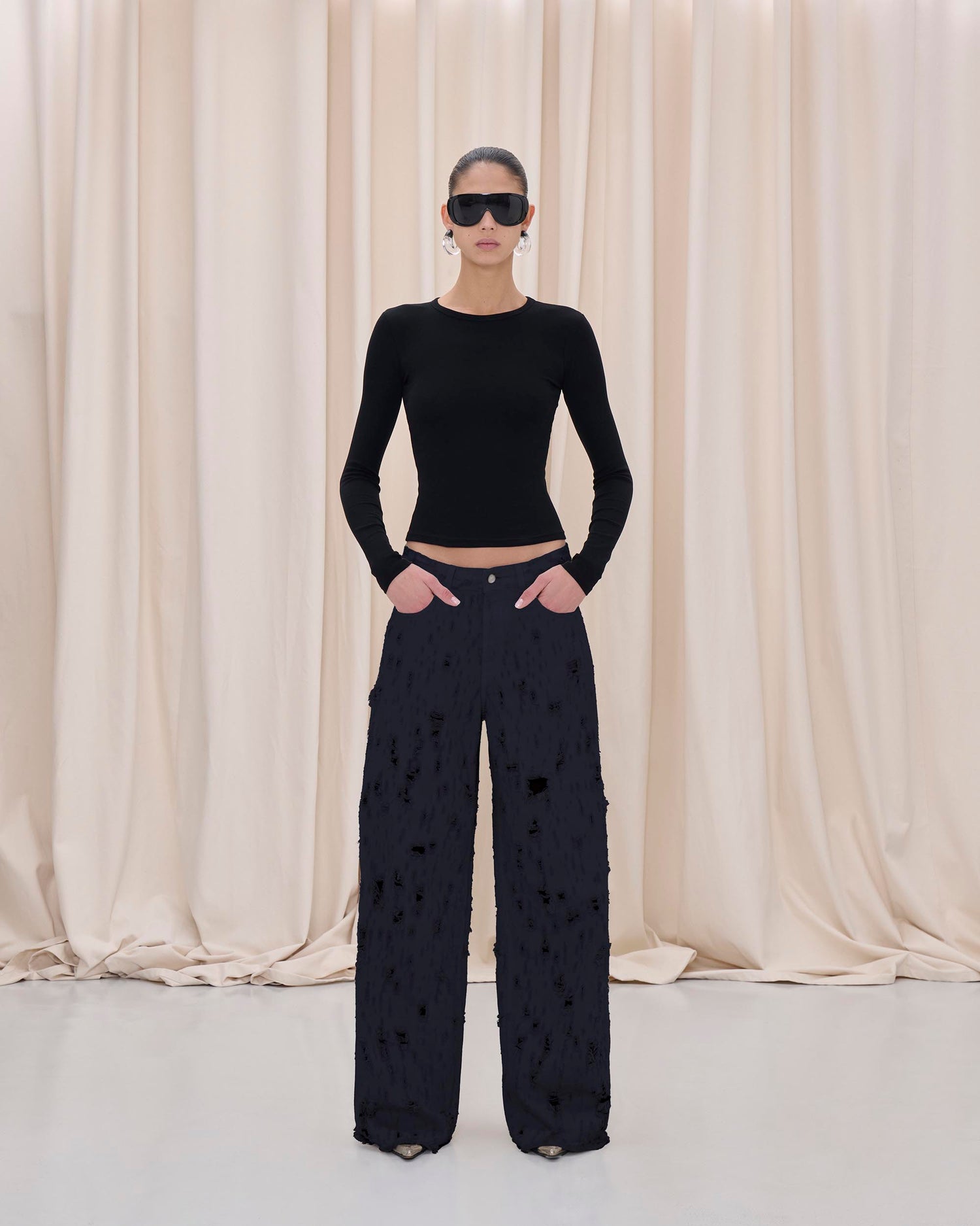 BETHANY BULL DESTROY DENIM  // CARBON