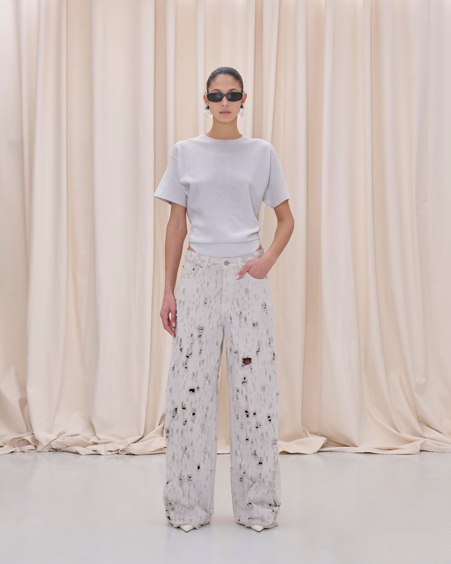 BETHANY BULL DESTROY DENIM  // WIND GREY