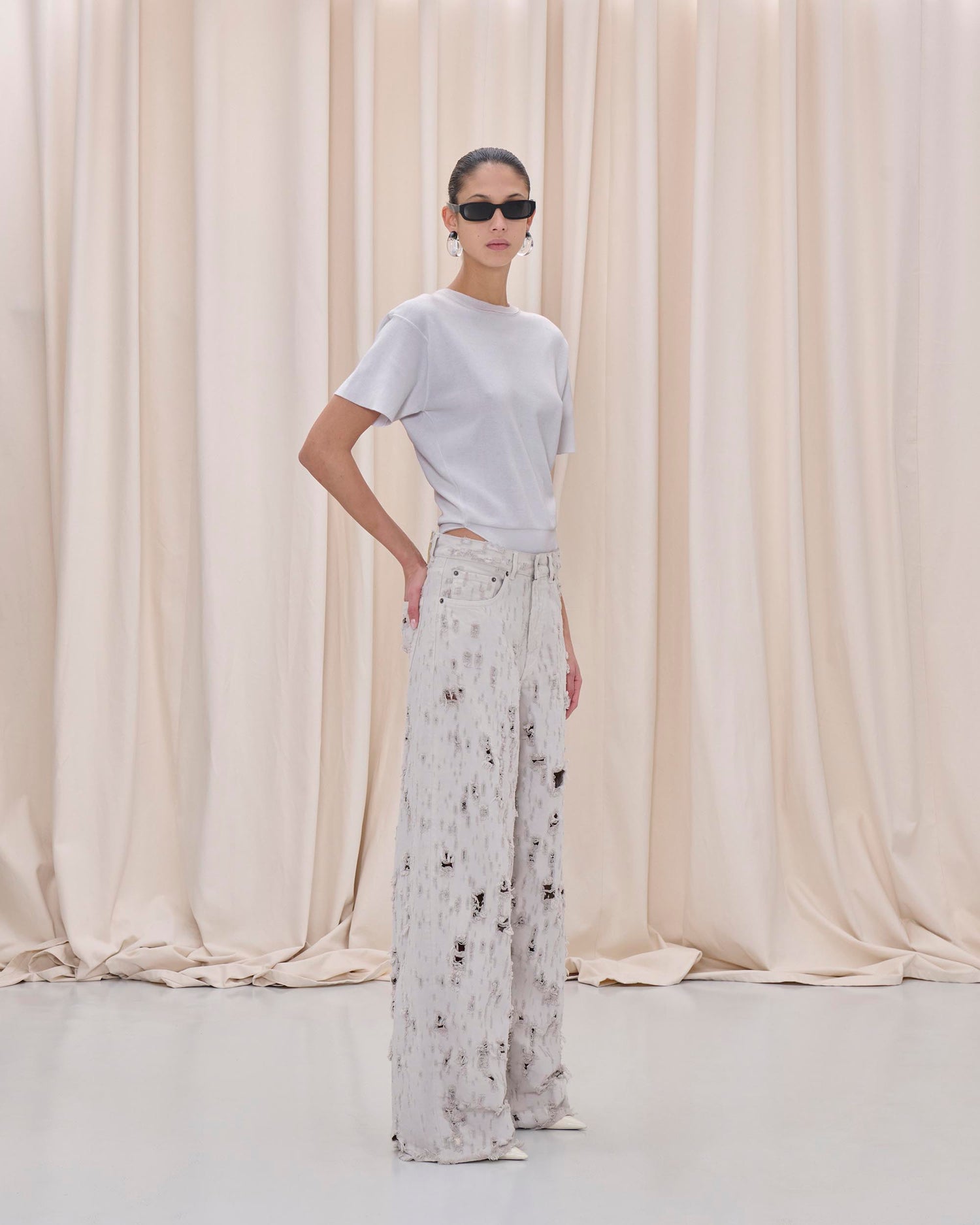 BETHANY BULL DESTROY DENIM  // WIND GREY