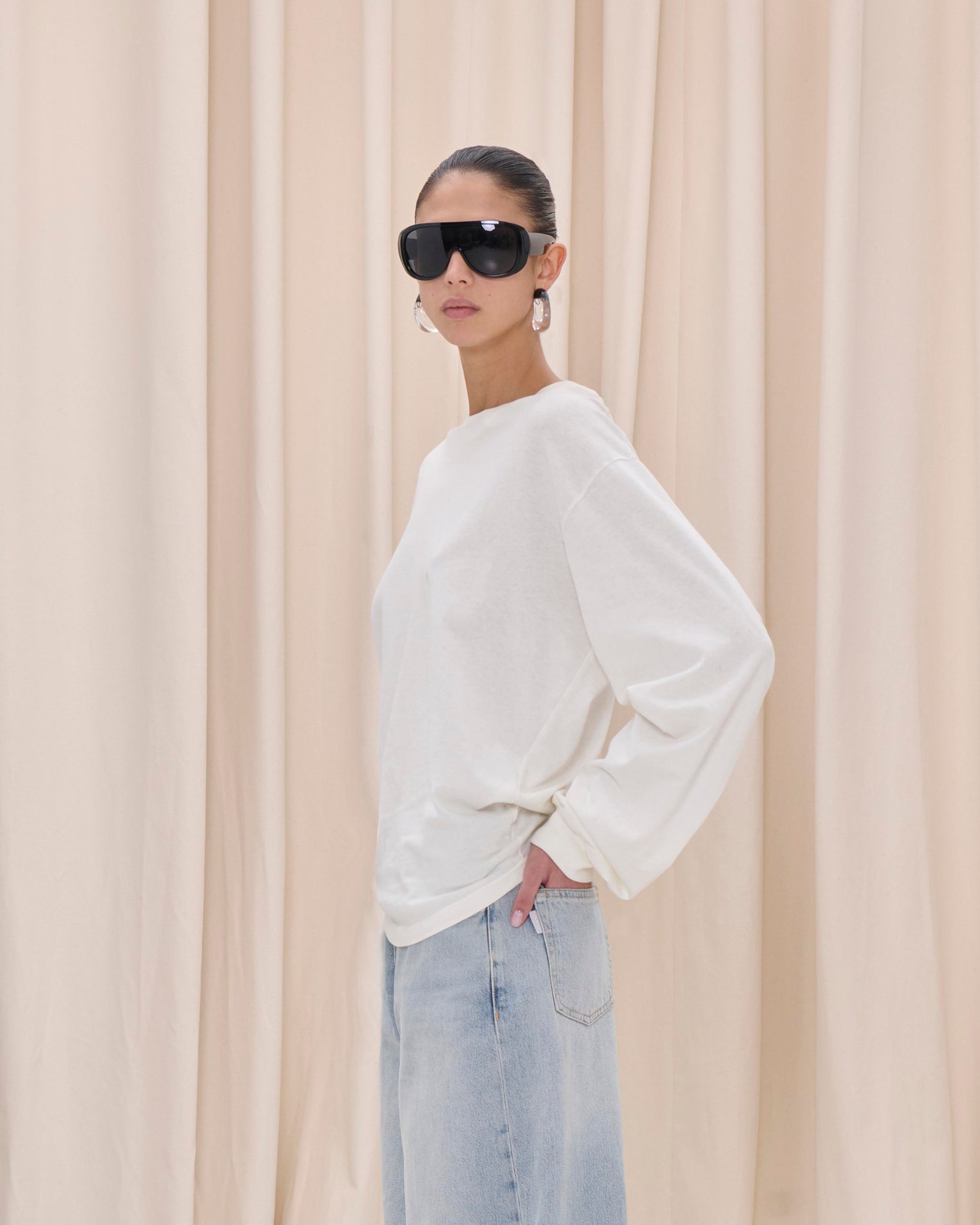 ELLYS TSHIRT // OFF WHITE