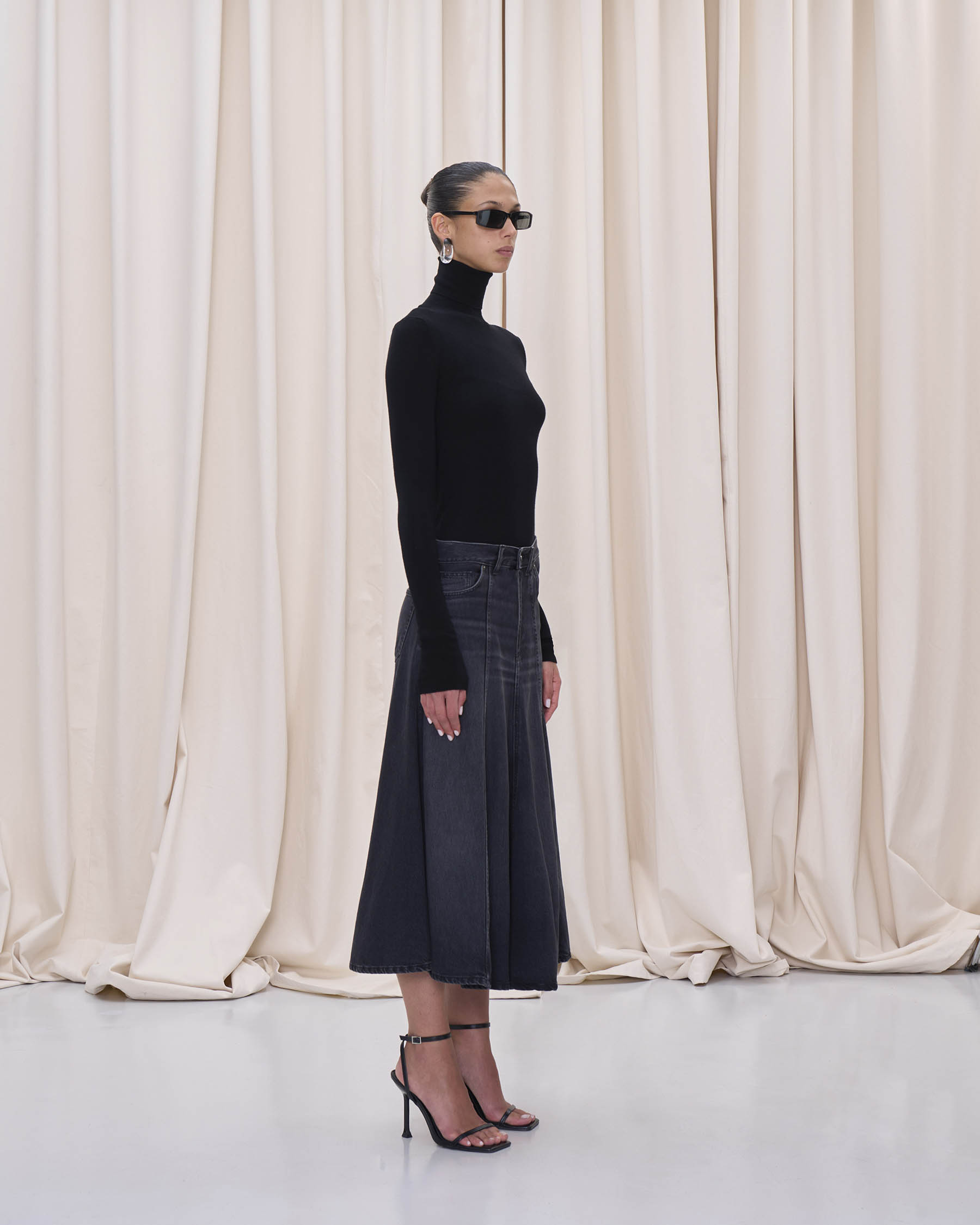 MID SERENITY SKIRT // MID BLACK – Haikure