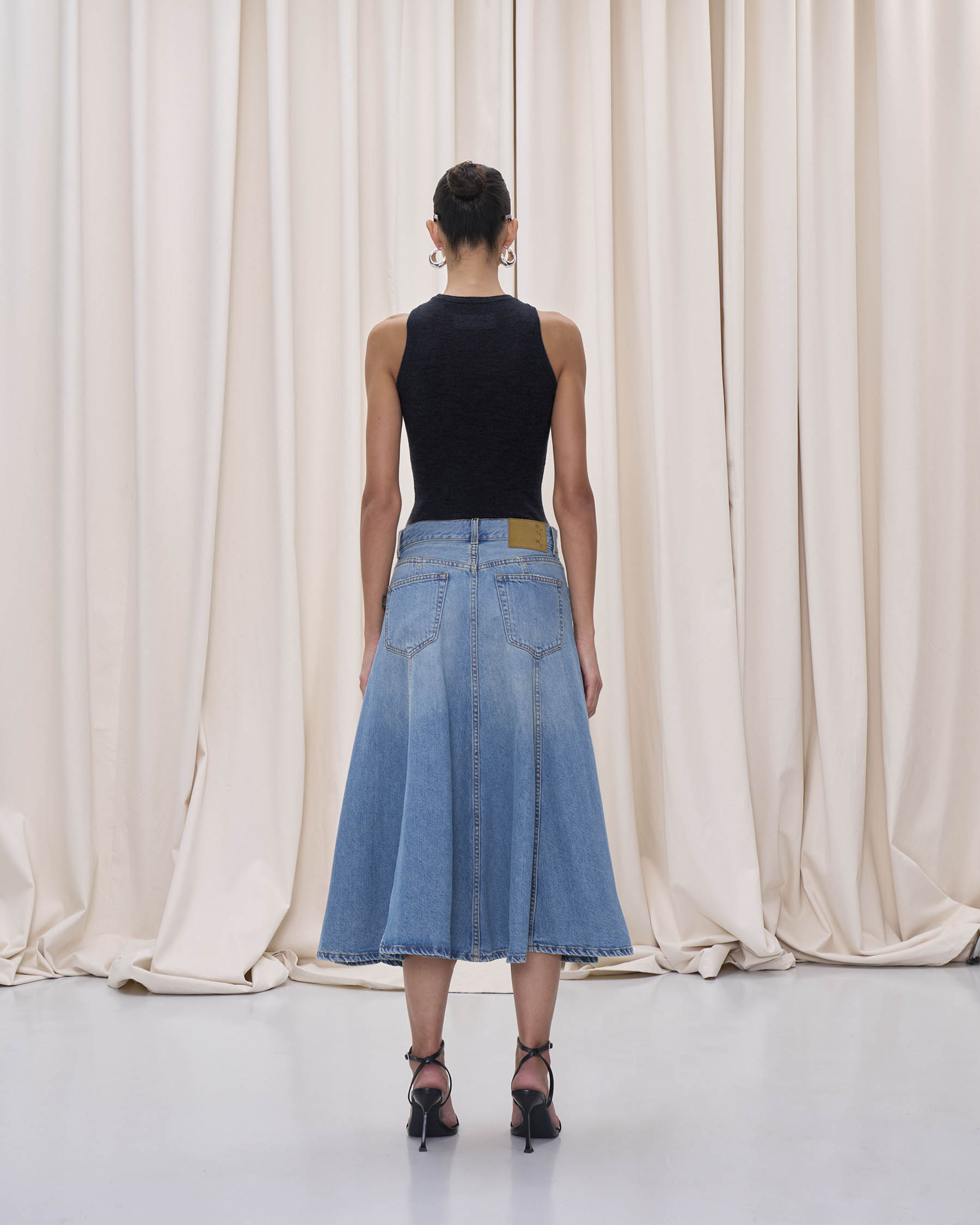 MID SERENITY SKIRT // IONIC BLUE – Haikure