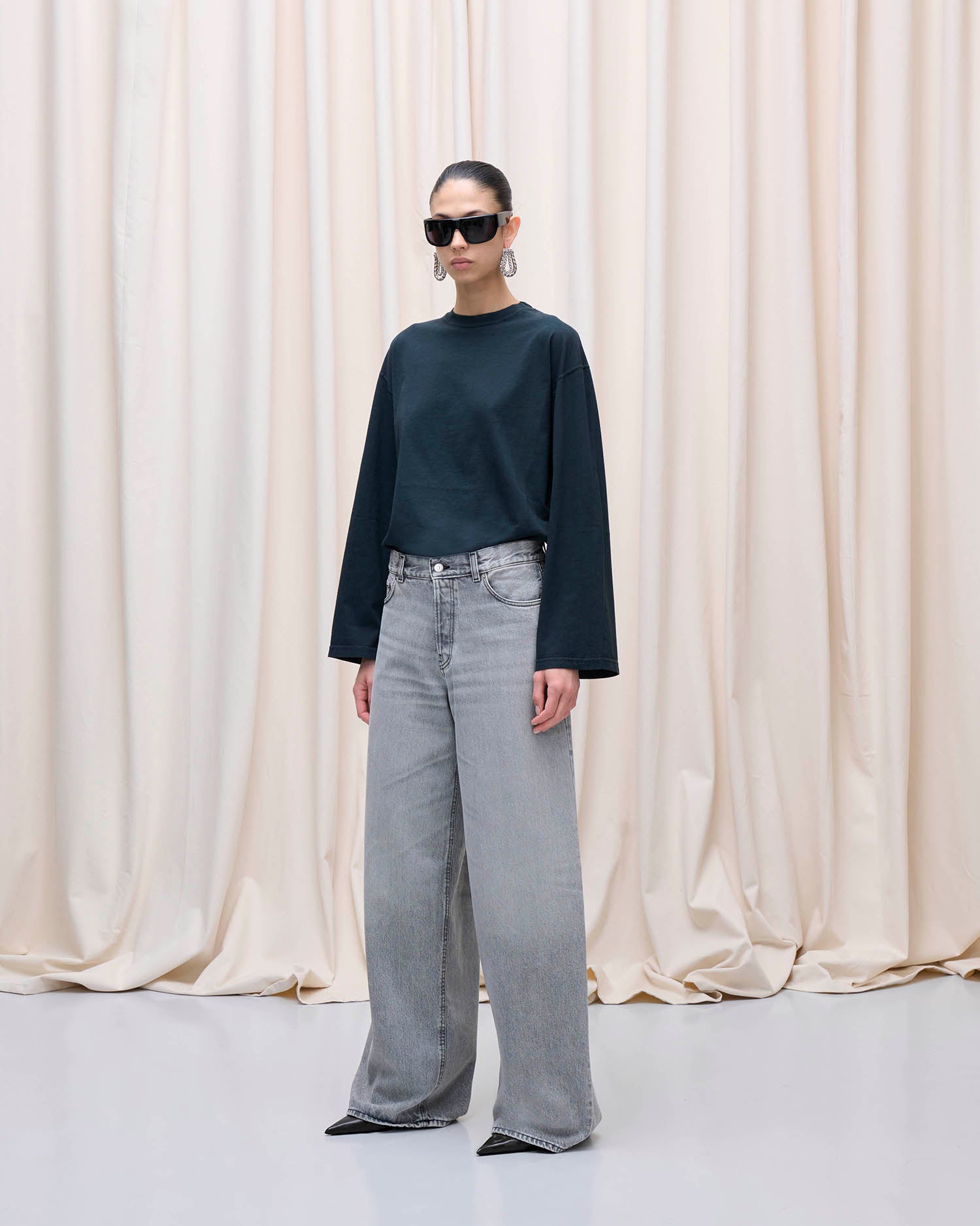 アパルトモン HAIKURE BETHANY CARGO DENIM アパルトモン HAIKURE BETHANY CARGO DENIM - メルカリ