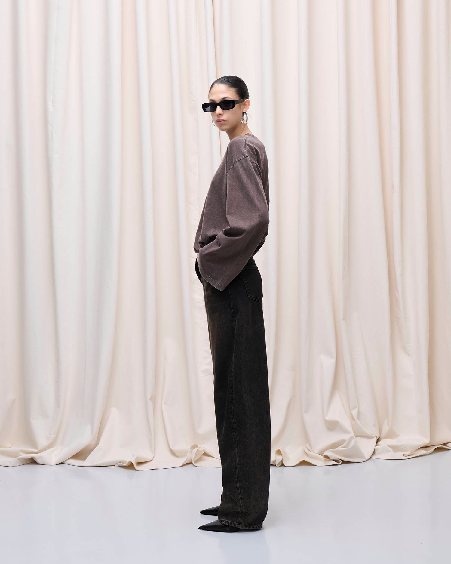 デニム・ジーパン HAIKURE FW25 BIBI BROWN BLACK (HEW03351DF174 L0897) BIBI DENIM // BROWN BLACK – Haikure
